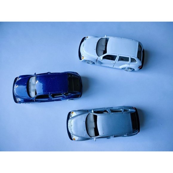 Chrysler PT Cruiser 2000 5" Diecast Scale 1/34 Models Bundle of 3 Cars - Picture 3 of 12